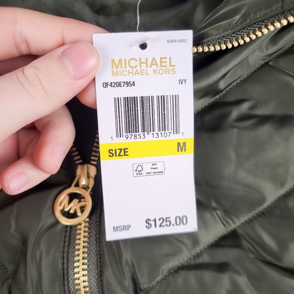Michael Kors Women's Green Puffer Vest Medium NWT Lightweight MSRP $125 - Picture 5 of 12